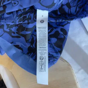 464 | NWT Lululemon Fast and Free 6" Pocket Shorts Blue Marble Print‎ Size 2 thumbnail 5
