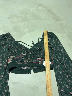 Altar’d state NWT Green Hunter Floral Smocked Top Puff Sleeves medium MSRP$68 thumbnail 4