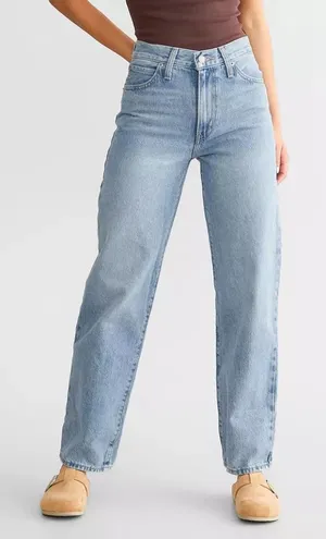 Levi's 94 Baggy Jeans in Light Touch Wash Size 26 Gently Used thumbnail 1
