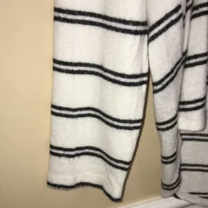 BKE Women’s Striped Fleece White Black Lightweight Buttons Back Sweater thumbnail 4