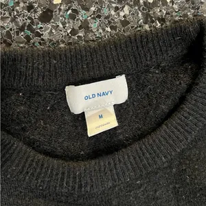 Old Navy Women’s Medium Black Sweater thumbnail 2