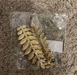 Gold leaf hair clip thumbnail 1