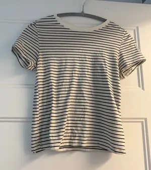 Old Navy Tee Shirt Women’s thumbnail 1