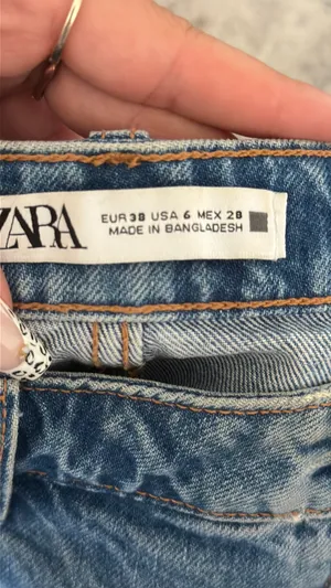 Zara boyfriend denim shorts  thumbnail 2