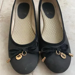 Unique Vintage 3 for $15! Stylish Black Heeled Womens Heels Size 7 thumbnail 1