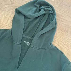 beyond yoga green back crossover hooded hoodie pullover sweatshirt thumbnail 3