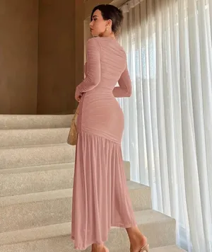 Gorgeous Pink Dress (Worn Once) Size M thumbnail 4