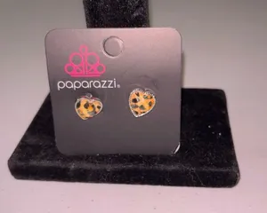 💙 NWT Paparazzi Animal Heart Shaped Earrings thumbnail 1