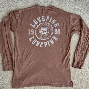 PINK Victoria's Secret Crest Logo Lounge Shirt Long Sleeve Medium Blush thumbnail 2