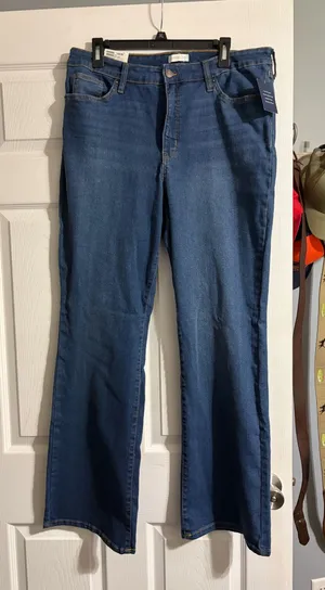 Women’s High Rise Jeans thumbnail 1