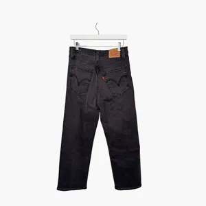 Levi's Ribcage Straight Ankle Jeans Women's Size 29/10 Black Faded Denim thumbnail 2