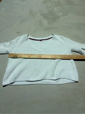 Free people White Bell-Sleeve Knit cropped sweater XS thumbnail 5