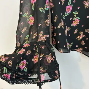 Rebecca Minkoff Devy Black/Pink Floral Ruffle Bell Sleeve Blouse Size Small thumbnail 10