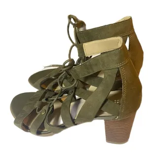 Naturalizer "London" Strappy Sandal Olive Green Sz 8.5M 2.75‎ in heel stacked thumbnail 1