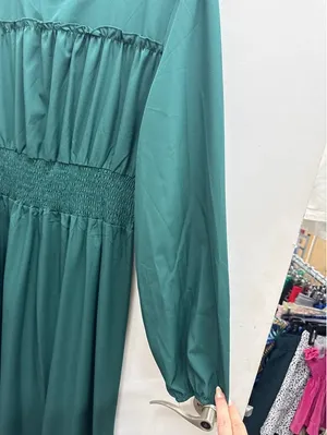 Boutique women’s dress size large Green thumbnail 4
