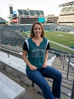 NFL Philadelphia Eagles Midnight Green Colorblock V-Neck Tee Shirt Women’s Large thumbnail 2