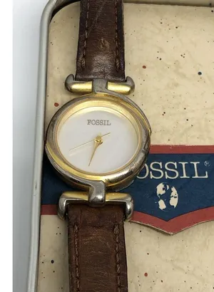 Vintage Retro 1990 Fossil Ladies Watch In Tin and Sleeve Hong Kong *Doesn't Work thumbnail 12