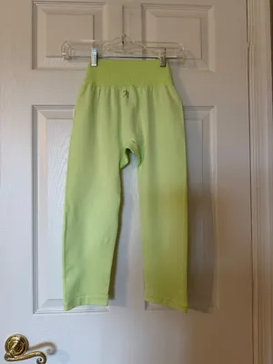 NEW BALANCE X J. CREW Seamless Crop Leggings in Neon Yellow - Size M - NWT NEW thumbnail 3