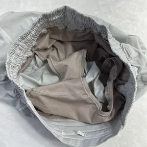 Lululemon Gray Hotty Hot High Rise 2.5 Shorts 6 Women thumbnail 8