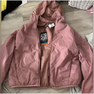 Aritzia The Pillow Puff Tna Action Ashy Pink thumbnail 1
