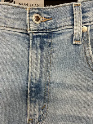 Levi’s SilverTab Mom Jeans Women’s W26 L27 Light Wash Distressed‎ High Rise thumbnail 9