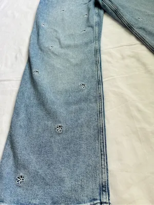 Hollister W25S Ultra High Rise Dad Jeans Floral Embroidered Light Wash thumbnail 13