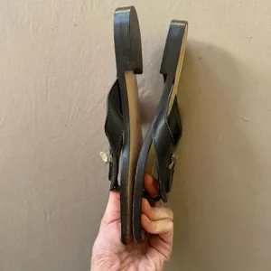 Salvatore Ferragamo Leather Gancini Thong Sandals thumbnail 9