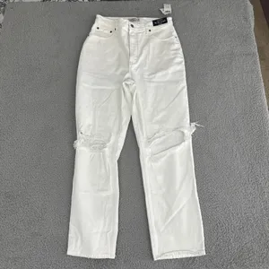 NWT Abercrombie‎ & Fitch Curve Love The 90s Straight Jeans Women's 12/31 x 29.5 thumbnail 2