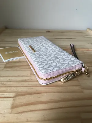 Michael Kors Wallet thumbnail 4