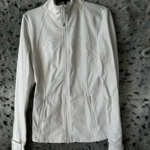 3.  Lululemon Define Jacket *Luon sz 6 euc white thumbnail 3
