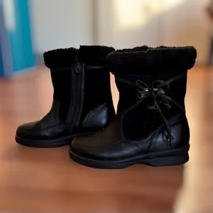 HOOPOE Fur Leather Winter Boots Size 7 Black thumbnail 2