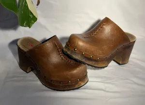Vintage Y2K Candie’s Leather Clogs thumbnail 1