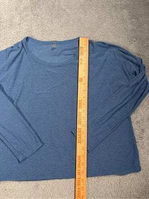 Beyond yoga Light Blue Long Sleeve shirt medium thumbnail 8