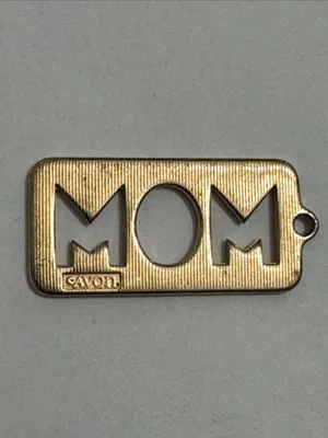 Vintage Avon Gold-tone "MOM" Pendant Charm thumbnail 5
