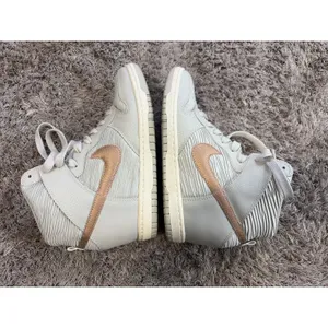 Nike Dunk Sky Hi Light Bone Red Bronze Wedge Sneakers Womens 7.5 thumbnail 3