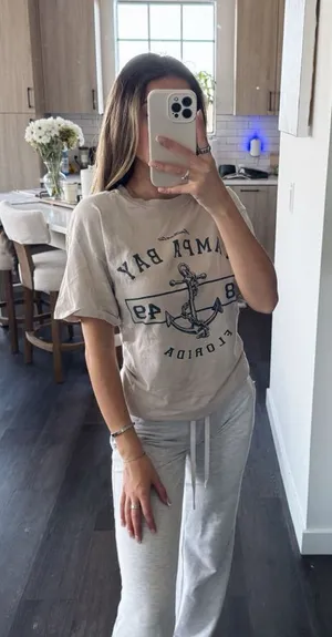 Target Beige Tampa Bay Graphic T-Shirt (Size Small) thumbnail 1
