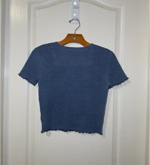 American Eagle Outfitters Women's Washed Blue Waffle Baby Tee Size Small EUC thumbnail 2