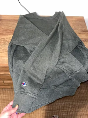Champion Crewneck thumbnail 3