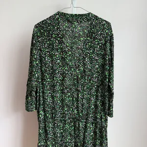 And other stories size L stained glass, green midi‎ dress size thumbnail 5