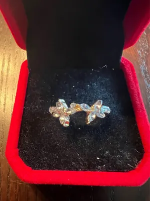 Gorgeous 10k Plated Cubic Zirconia Ring Size 8 thumbnail 1