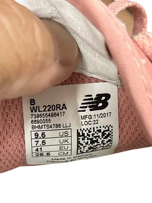 New Balance 220 wms pink white classic retro running sneakers sz 9.5 SKU 10-434 thumbnail 6