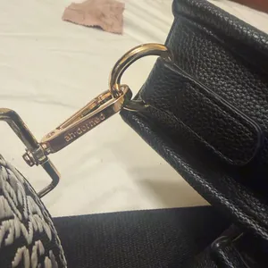 Elegant Black Shoulder Bag for Women thumbnail 6