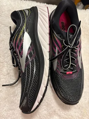 Brooks black and white Sneakers Running shoes Sz. 8 thumbnail 2