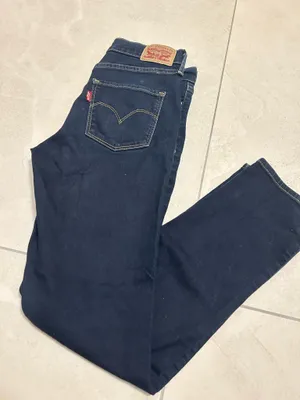 Levi’s 312 Women’s Shaping Slim Jeans thumbnail 1