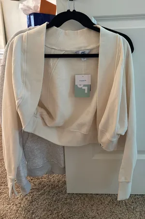 Target Shoulder Top thumbnail 1