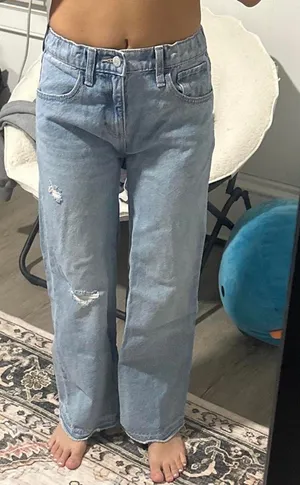 Old Navy Light Blue wide leg Jeans thumbnail 1