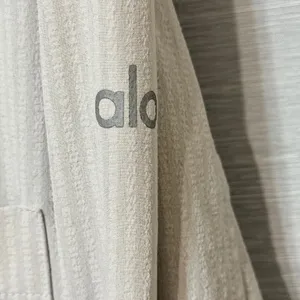 Alo Yoga Womens Pinstripe Long Sleeve Button Down Shirt Grey White Athleisure thumbnail 6