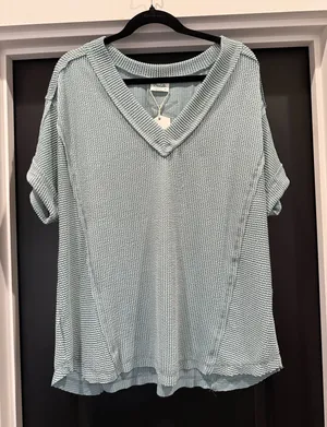 Palmetto Moon V-Neck Textured Shirt thumbnail 1