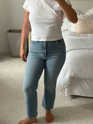 Abercrombie High-Rise Ankle Straight Jeans thumbnail 3