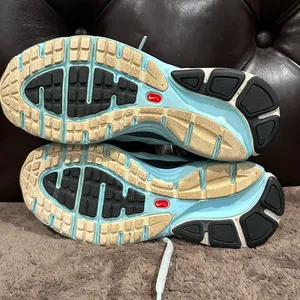 Nike Women's Mint Green Athletic Shoes thumbnail 8